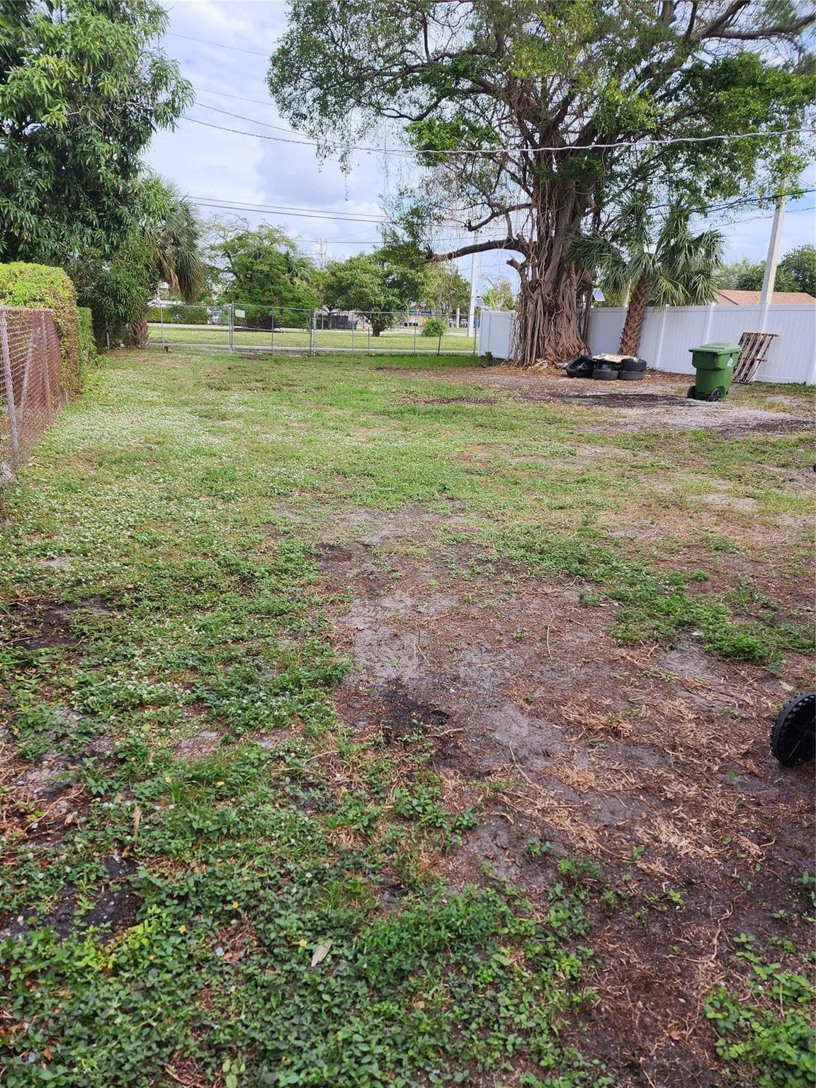 905 NW 5th Street, Fort Lauderdale, FL 33311 — photo 4 of 5