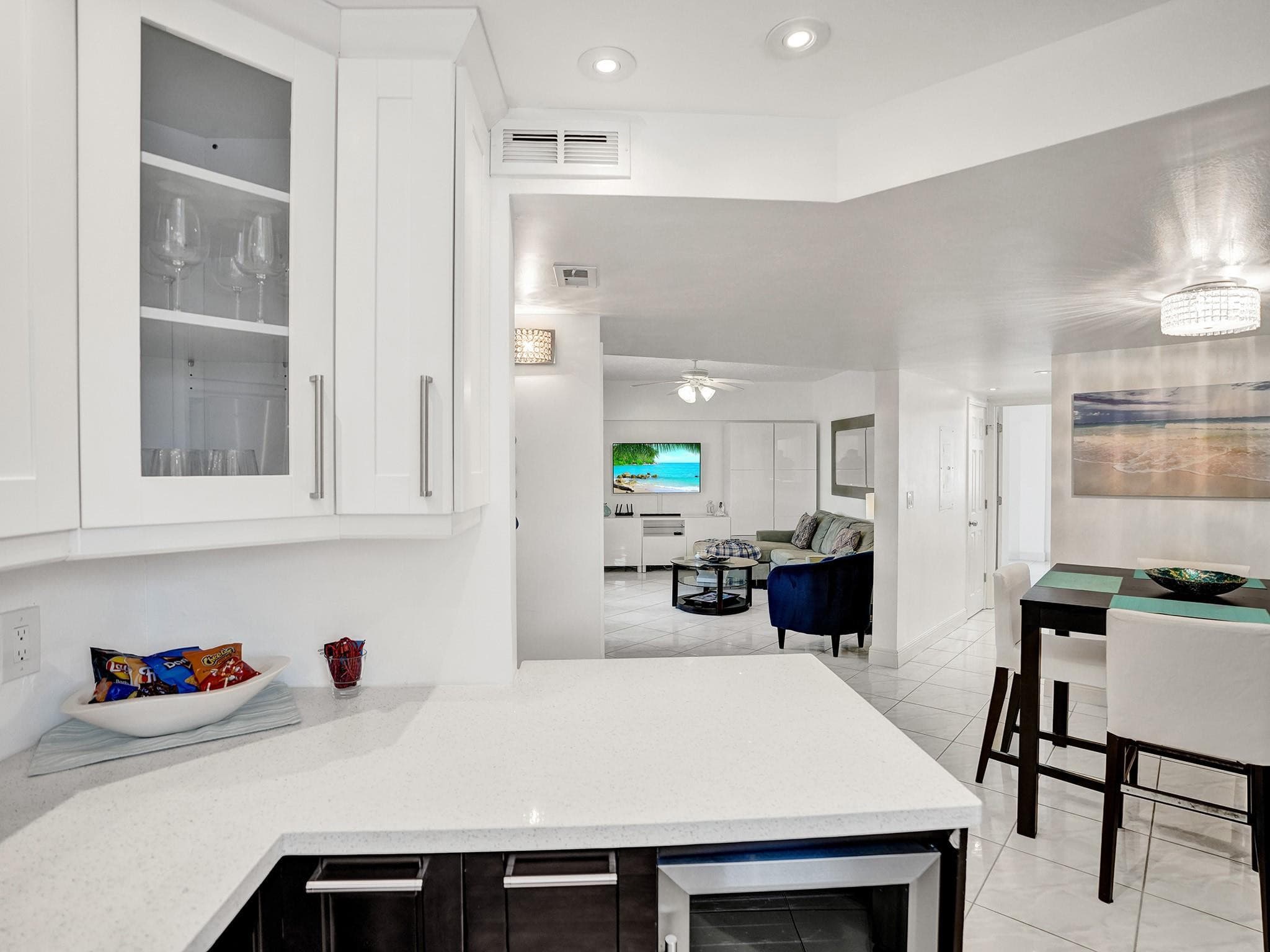341 N Birch Road 415, Fort Lauderdale, FL 33304 — photo 17 of 70