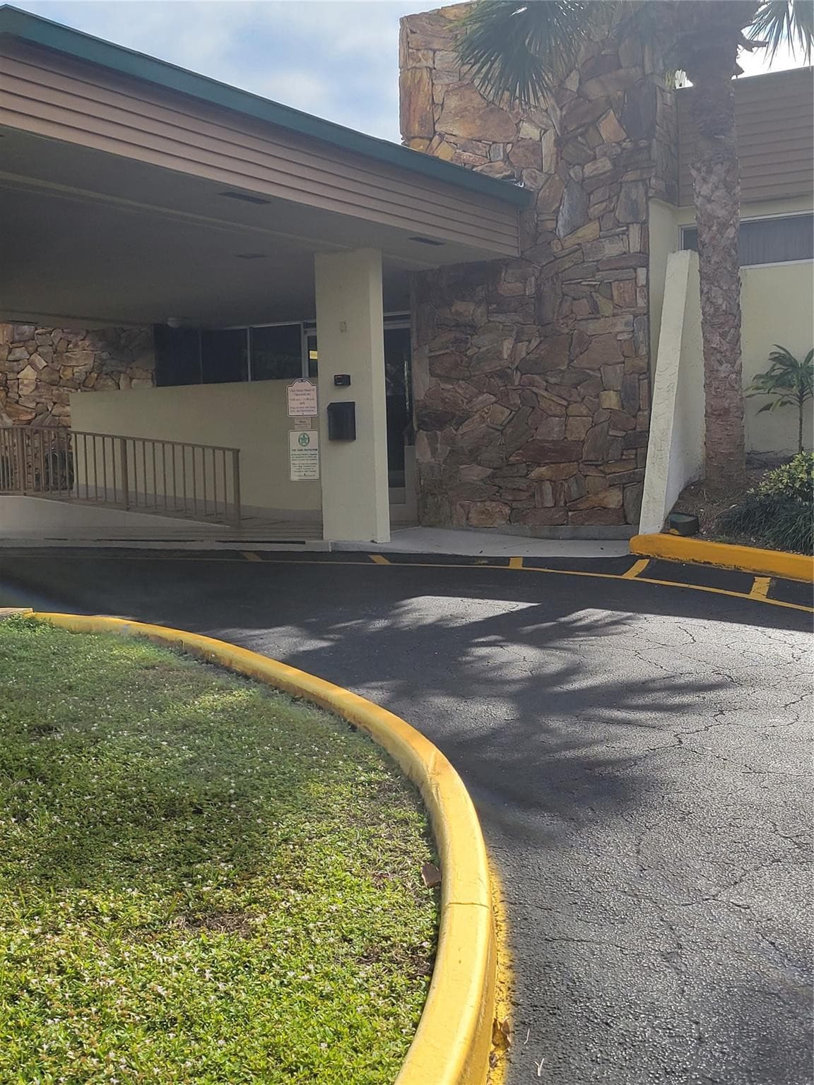 Condominium in Tamarac — photo 20 of 31