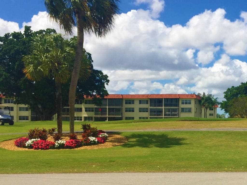 9420 S Hollybrook Lake Drive 305, Pembroke Pines, FL 33025 — photo 1 of 49