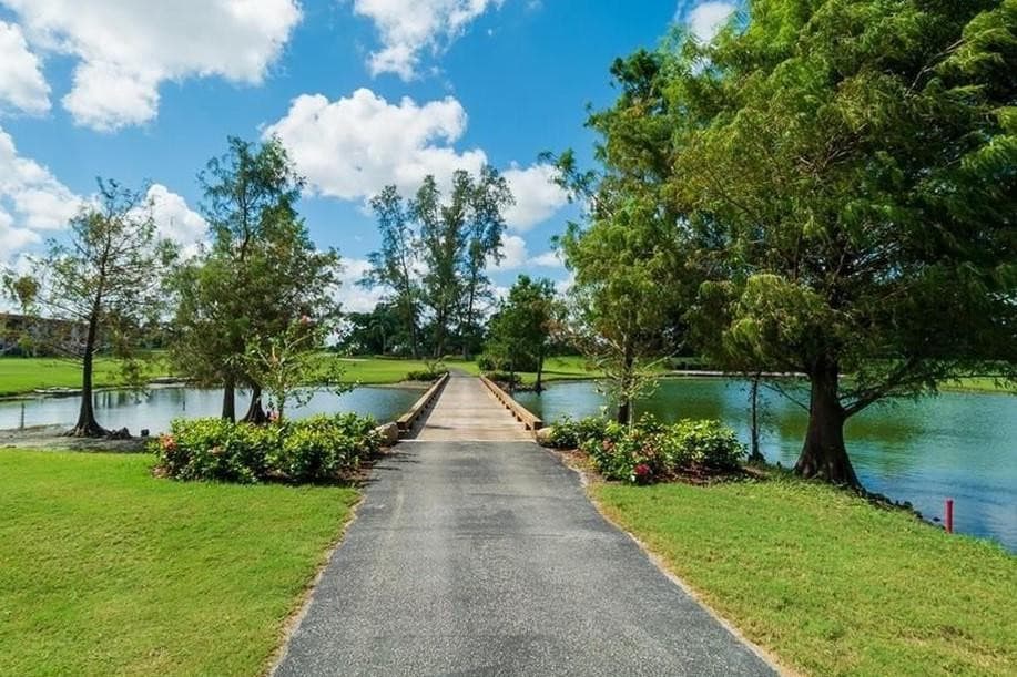 9420 S Hollybrook Lake Drive 305, Pembroke Pines, FL 33025 — photo 47 of 49