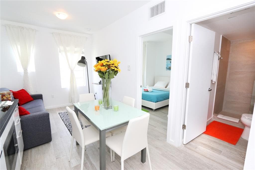 811 Jefferson Avenue 102, Miami Beach, FL 33139 — photo 4 of 9