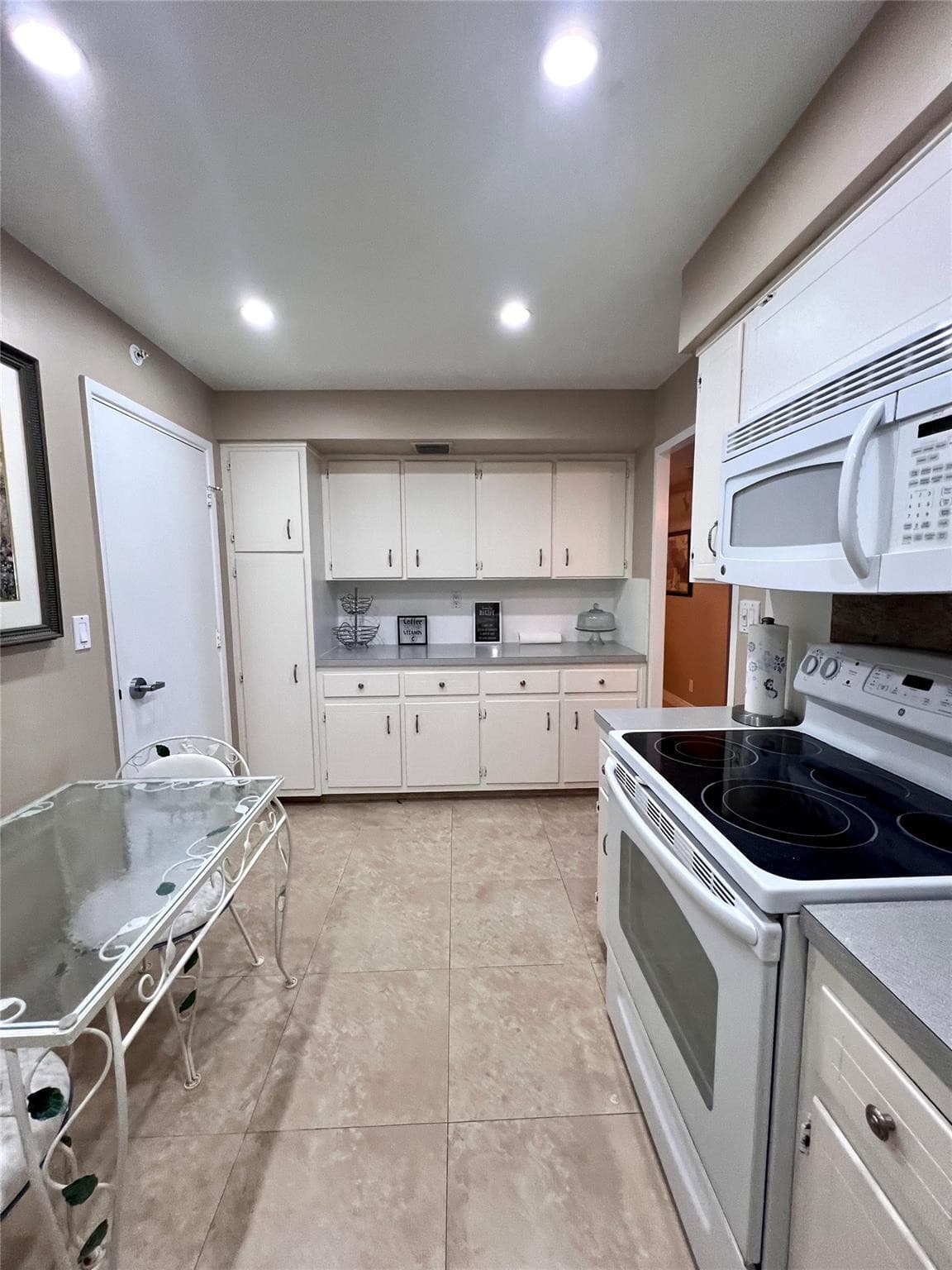 3300 NE 36th Street 518, Fort Lauderdale, FL 33308 — photo 8 of 17