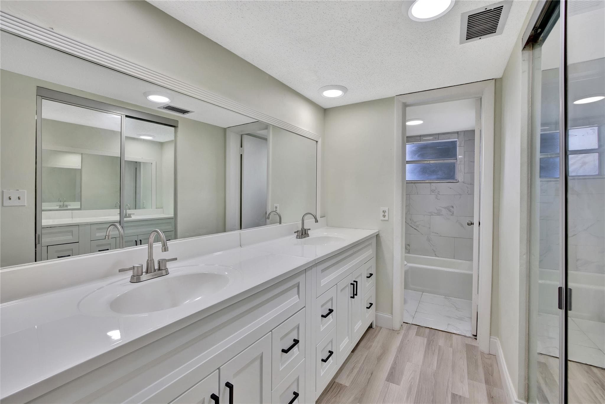 4050 NW 42nd Avenue 312, Lauderdale Lakes, FL 33319 — photo 9 of 34