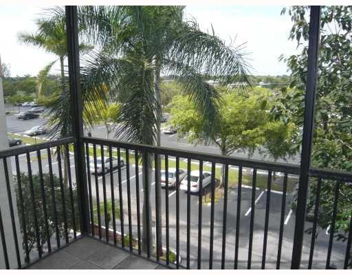 Single Family Residence in Lauderhill — photo 3 of 7