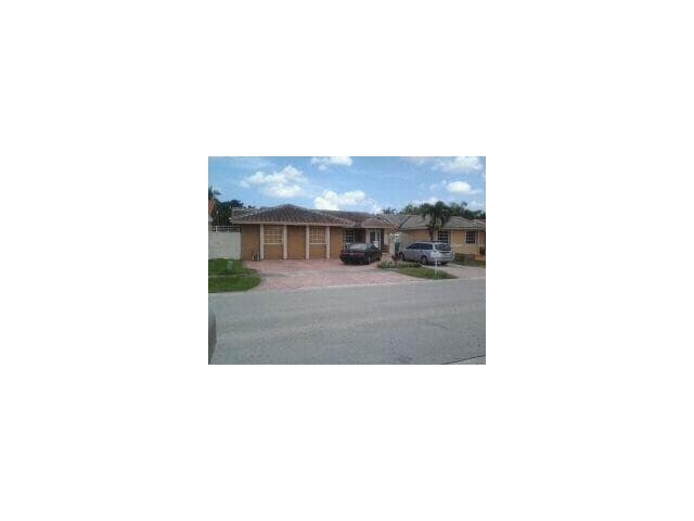 5843 SW 149 Avenue, Miami, FL 33193 — photo 1 of 5