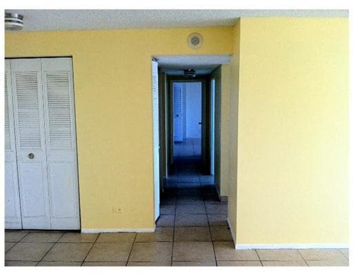 251 174 118, Sunny Isles Beach, FL 33160 — photo 7 of 7