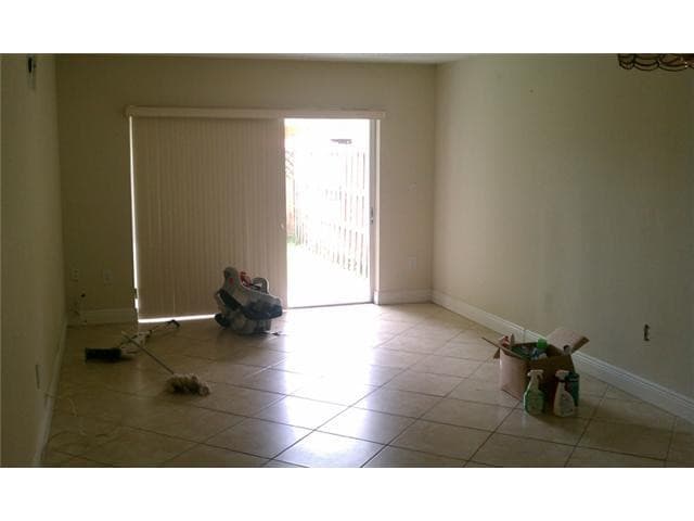 Condominium in Doral — photo 3 of 8