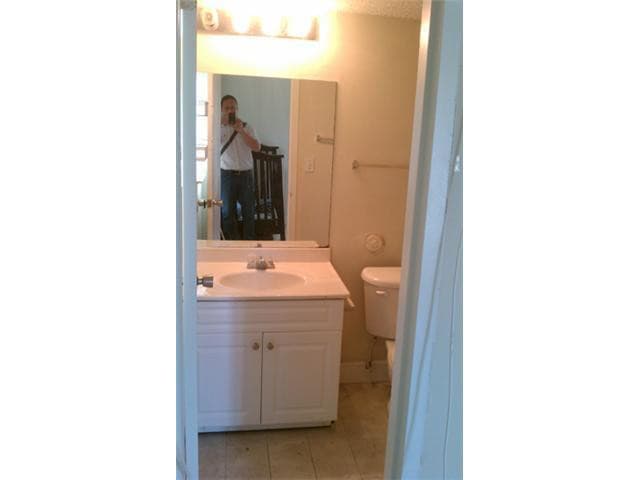 Condominium in Doral — photo 6 of 8
