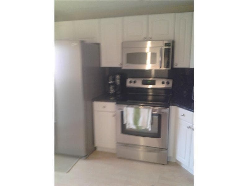 Condominium in Lauderhill — photo 5 of 5