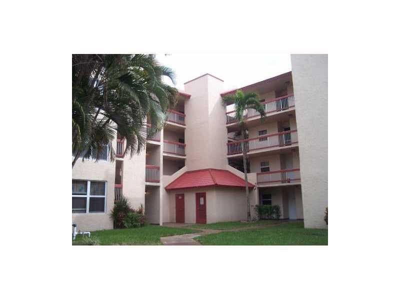 9421 Evergreen Place 403, Davie, FL 33324 — photo 1 of 4