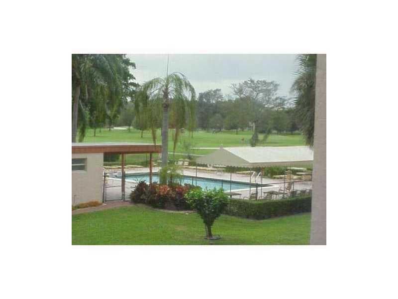 9421 Evergreen Place 403, Davie, FL 33324 — photo 2 of 4