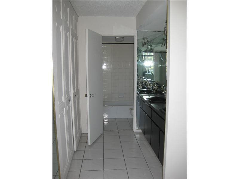 3750 Inverrary Drive 1B, Lauderhill, FL 33319 — photo 2 of 5