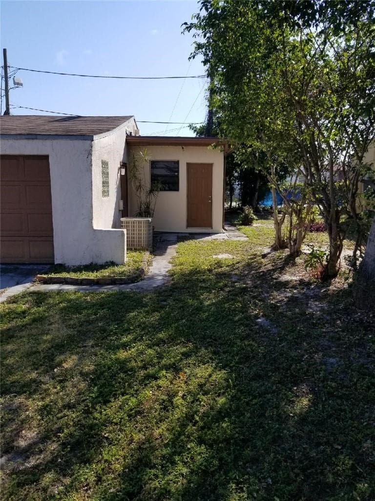 2104 Monroe Terrace Side, Hollywood, FL 33020 — photo 1 of 9
