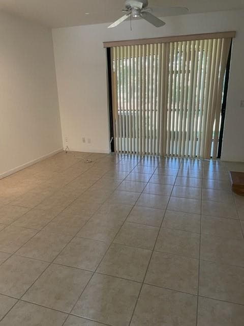 Townhouse in Weston — photo 3 of 4