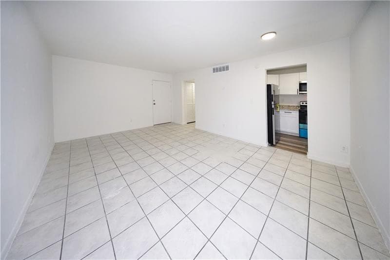 1000 NW 95th Terrace, Miami, FL 33150 — photo 9 of 10