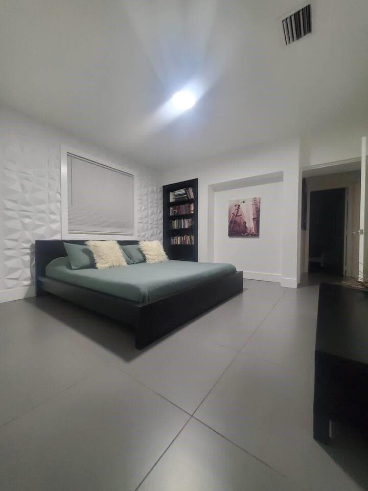 200 SW 3rd Avenue, Hallandale Beach, FL 33009 — photo 4 of 12