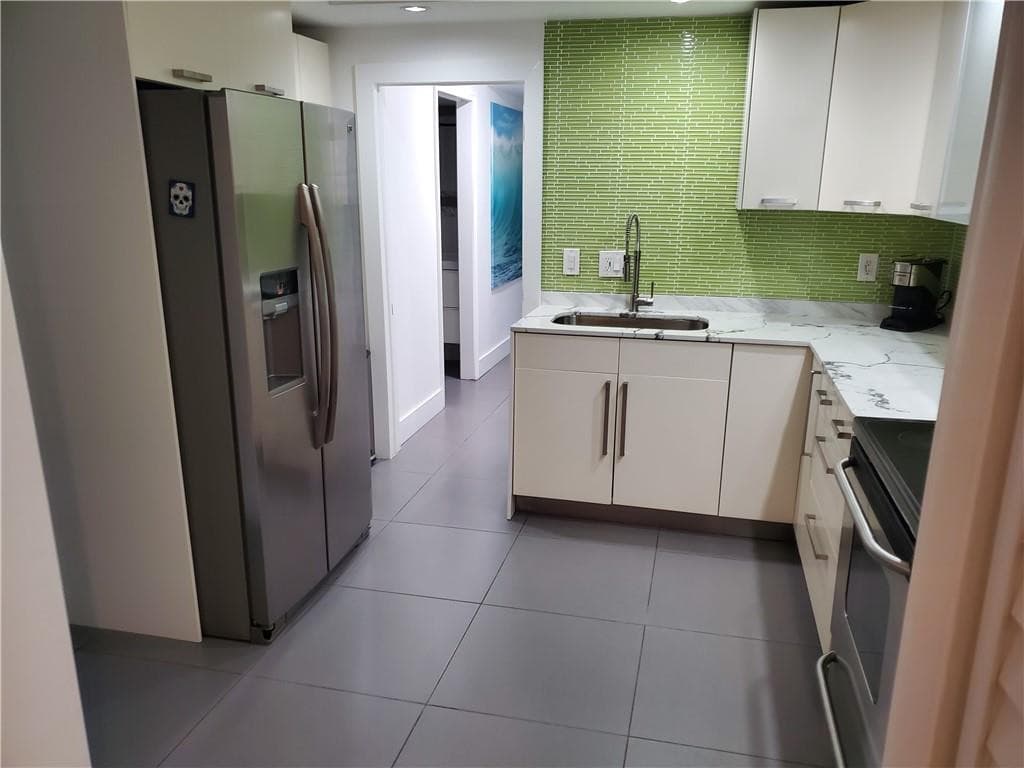 200 SW 3rd Avenue, Hallandale Beach, FL 33009 — photo 11 of 12