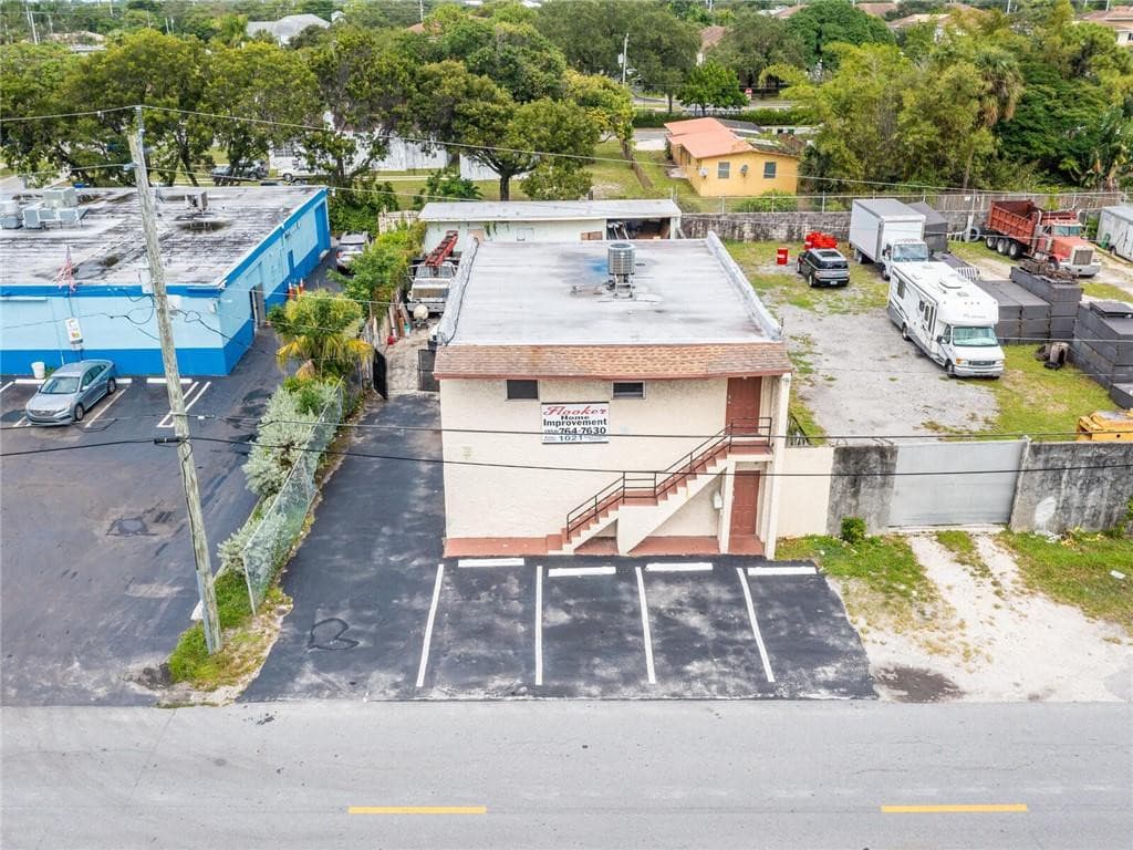 1021 NW 1st Street, Fort Lauderdale, FL 33311 — photo 14 of 40