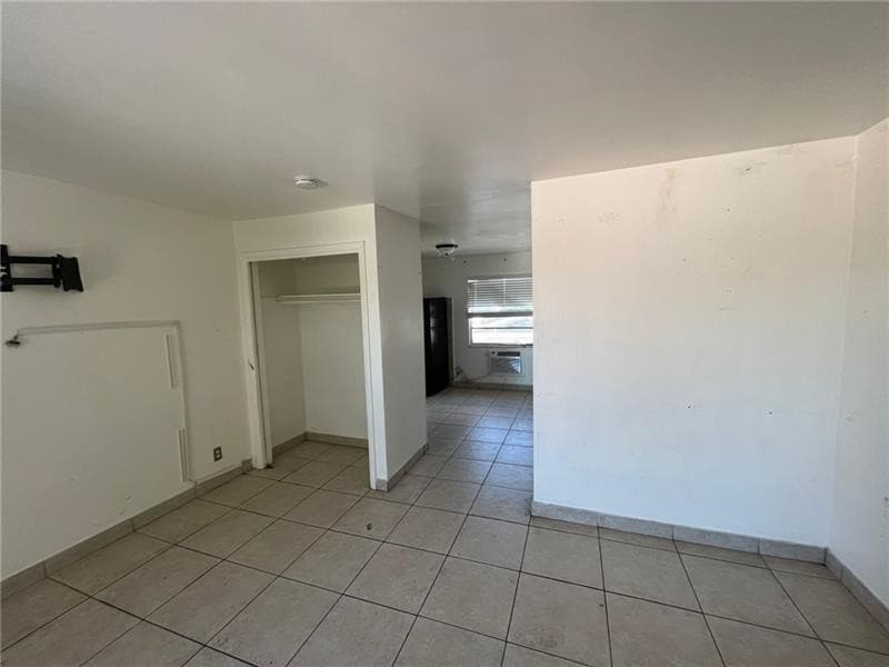 2417 N 19th Avenue 6, Hollywood, FL 33020 — photo 3 of 5