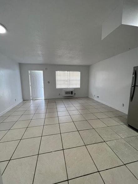 Apartment in Pompano Beach — photo 2 of 6
