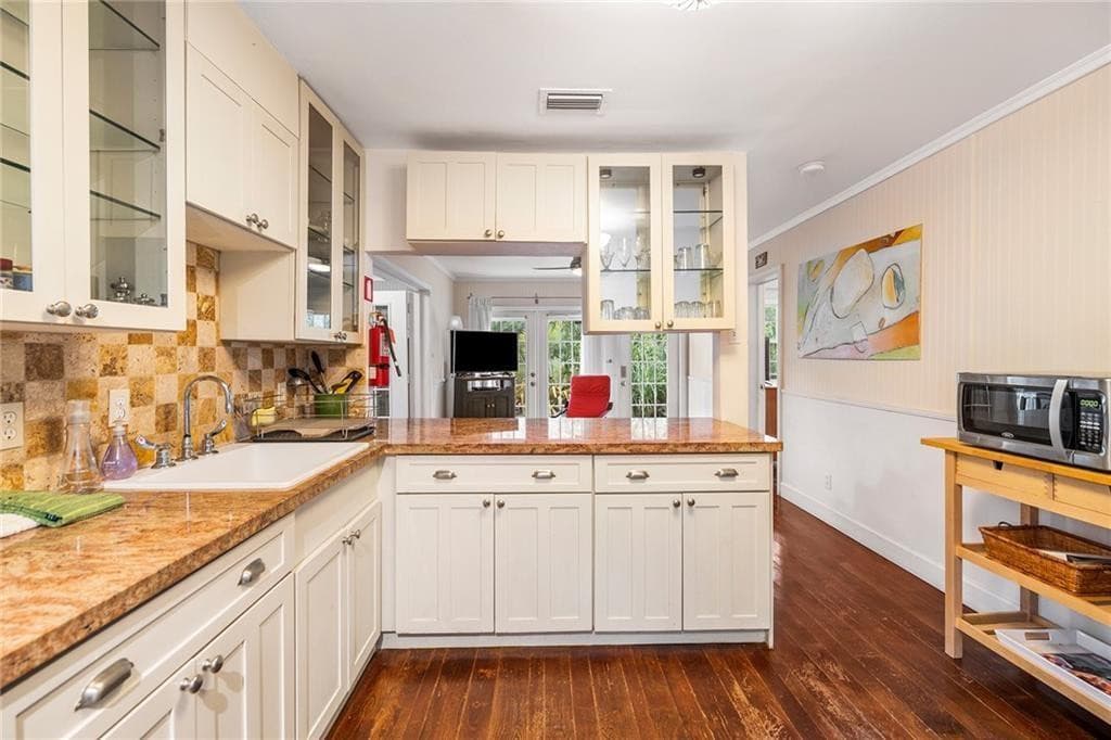709 SW 12th Avenue, Fort Lauderdale, FL 33312 — photo 8 of 19