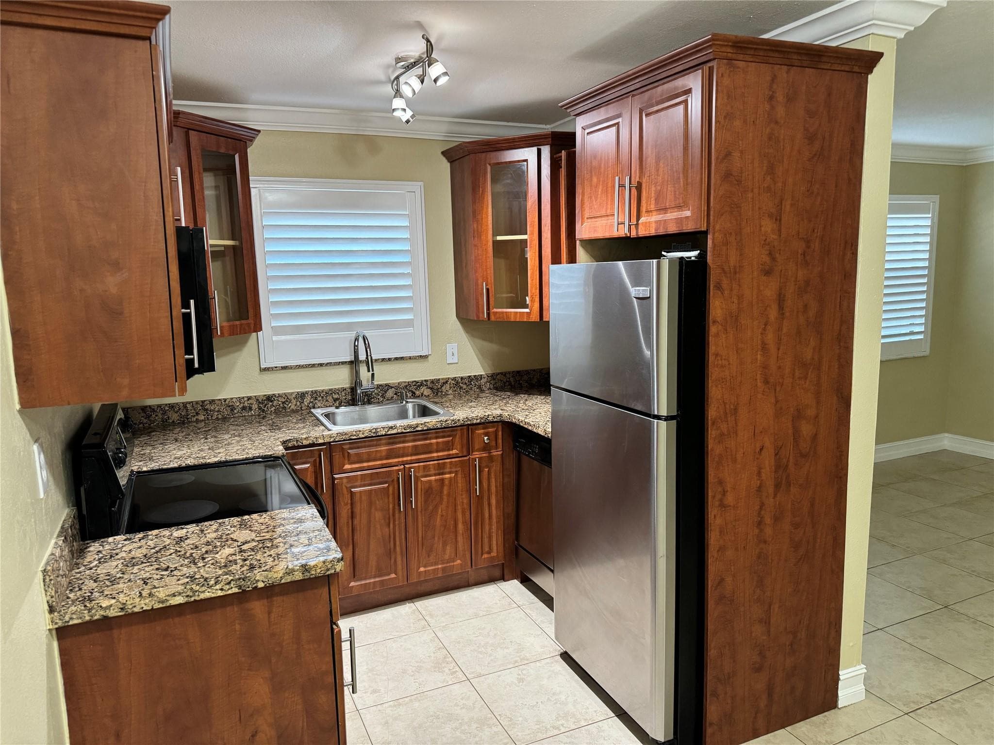 1925 Madison Street 21, Hollywood, FL 33020 — photo 3 of 10