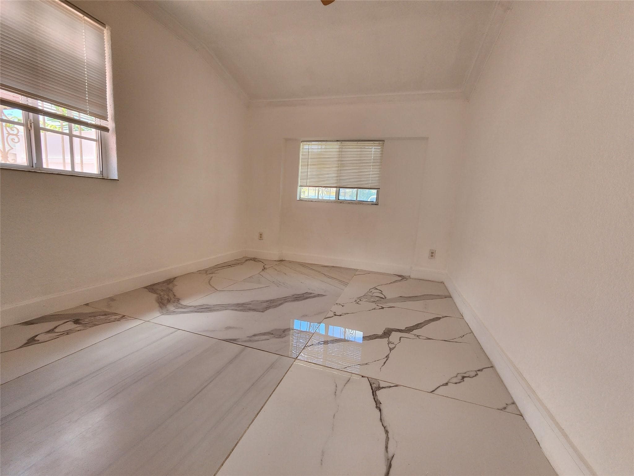 1570 NE 159th Street, North Miami Beach, FL 33162 — photo 10 of 20