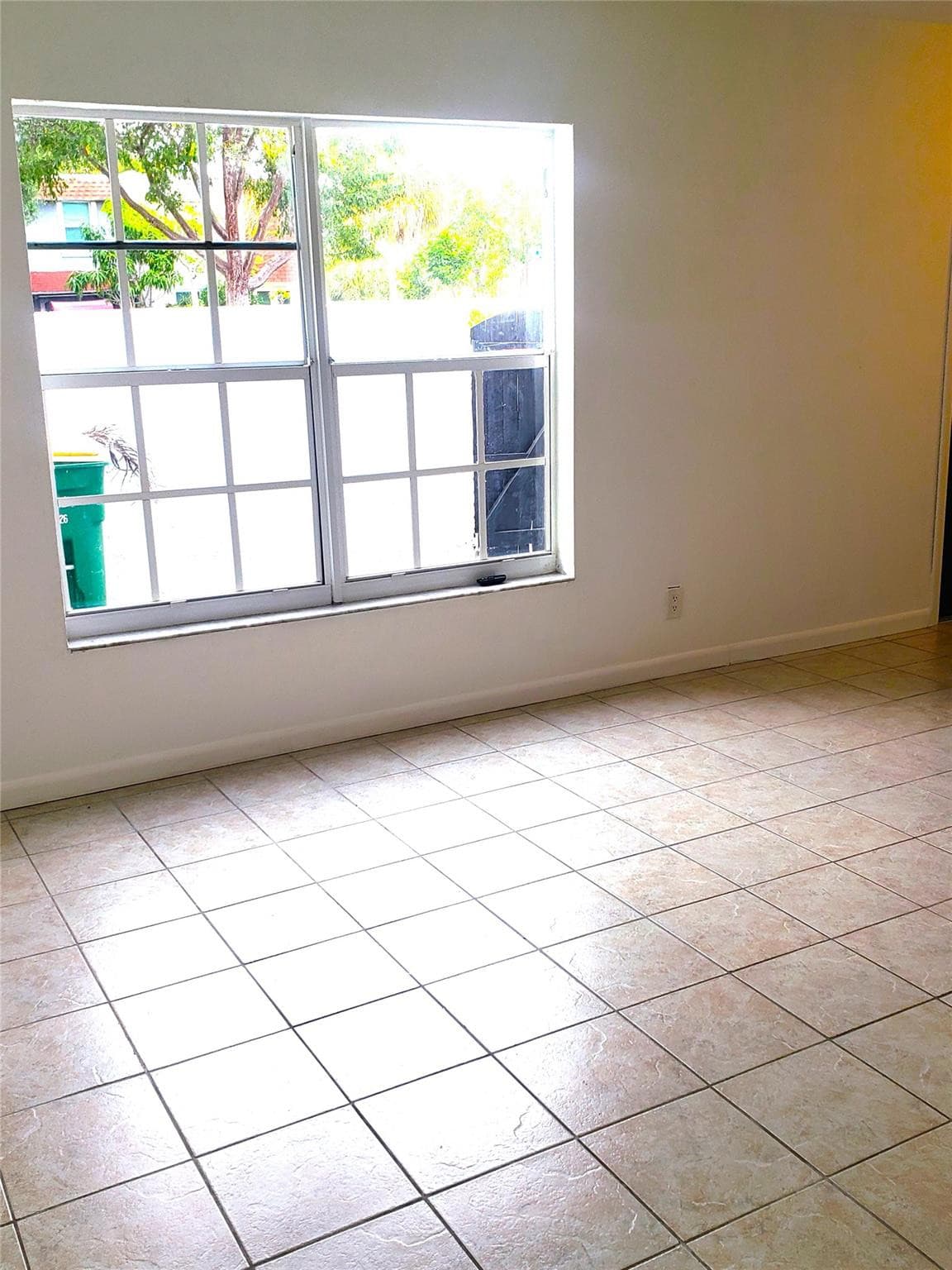 Townhouse in Tamarac — photo 7 of 37
