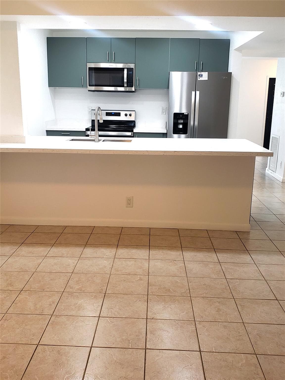 Townhouse in Tamarac — photo 17 of 37