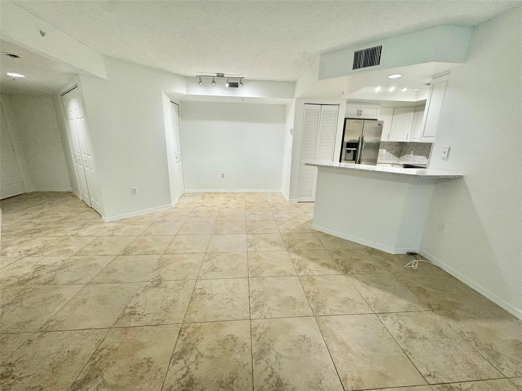 2005 SE 10th Avenue 416, Fort Lauderdale, FL 33316 — photo 6 of 23