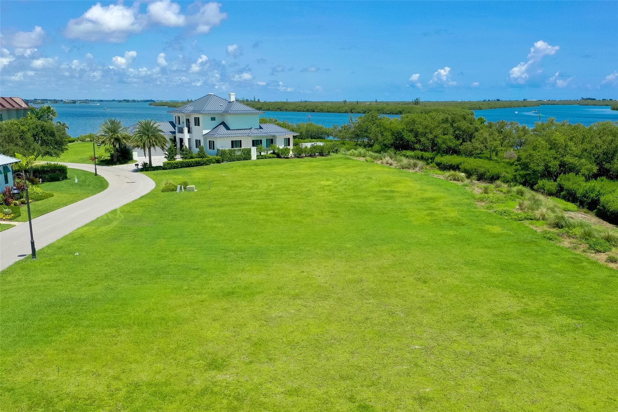 9260 E Marsh Island Drive, Vero Beach, FL 32963 — photo 5 of 9