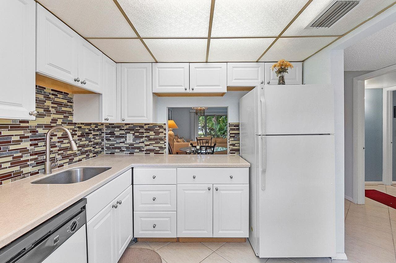 31 Abbey Lane 106, Delray Beach, FL 33446 — photo 15 of 32
