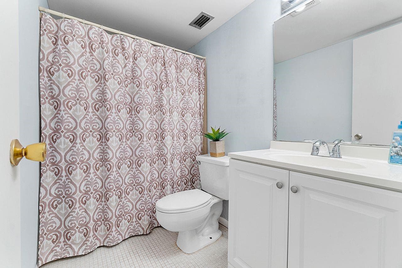 31 Abbey Lane 106, Delray Beach, FL 33446 — photo 20 of 32
