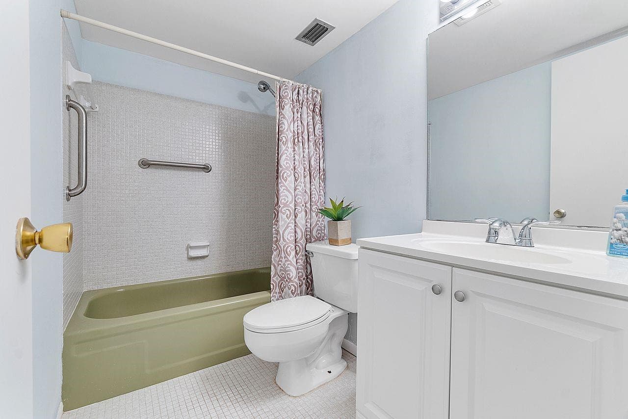 31 Abbey Lane 106, Delray Beach, FL 33446 — photo 21 of 32