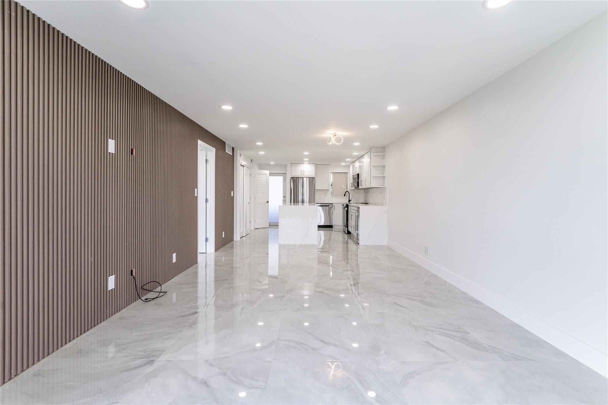 8900 Washington Boulevard 418, Pembroke Pines, FL 33025 — photo 1 of 82