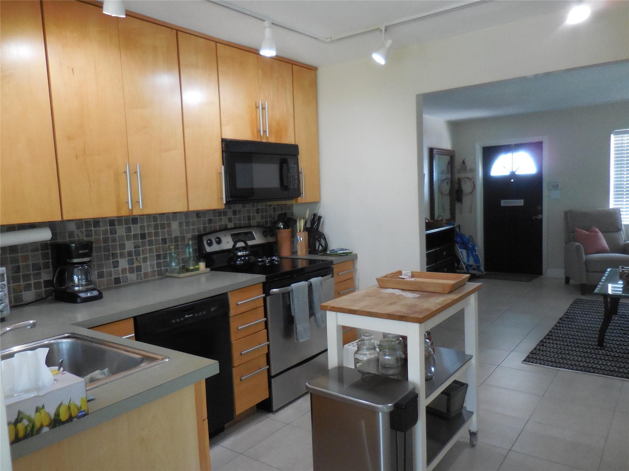 3050 NW 1st Avenue, Pompano Beach, FL 33064 — photo 4 of 23