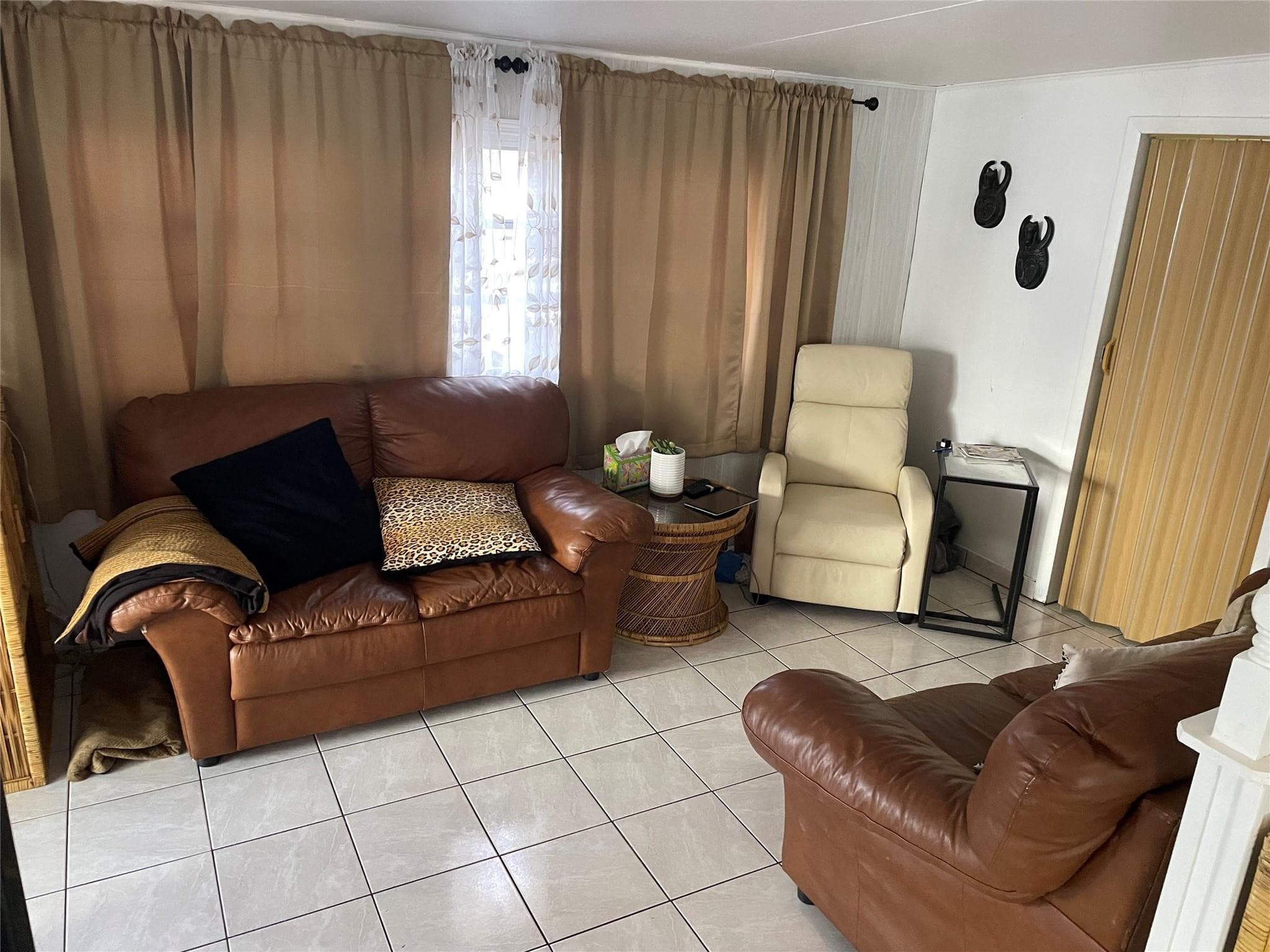 8610 SW 18th Court, Davie, FL 33324 — photo 4 of 17