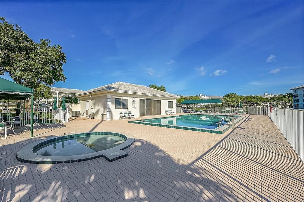 6109 Balboa Circle 305, Boca Raton, FL 33433 — photo 2 of 26