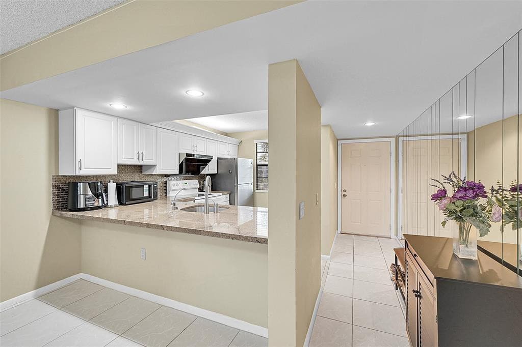 6109 Balboa Circle 305, Boca Raton, FL 33433 — photo 3 of 26