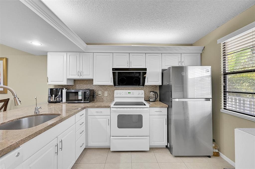 6109 Balboa Circle 305, Boca Raton, FL 33433 — photo 5 of 26