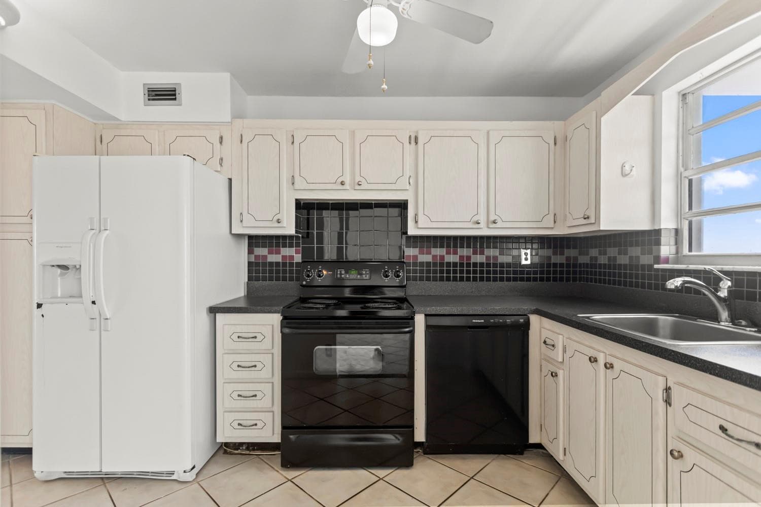 137 Golden Isles Drive 706, Hallandale Beach, FL 33009 — photo 47 of 72