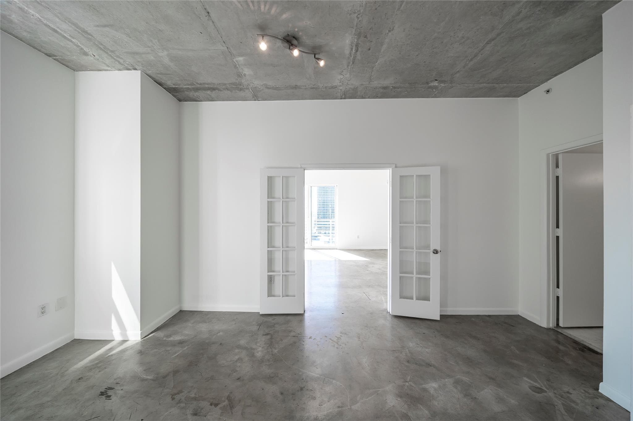 234 NE 3rd Street 2007, Miami, FL 33132 — photo 17 of 24