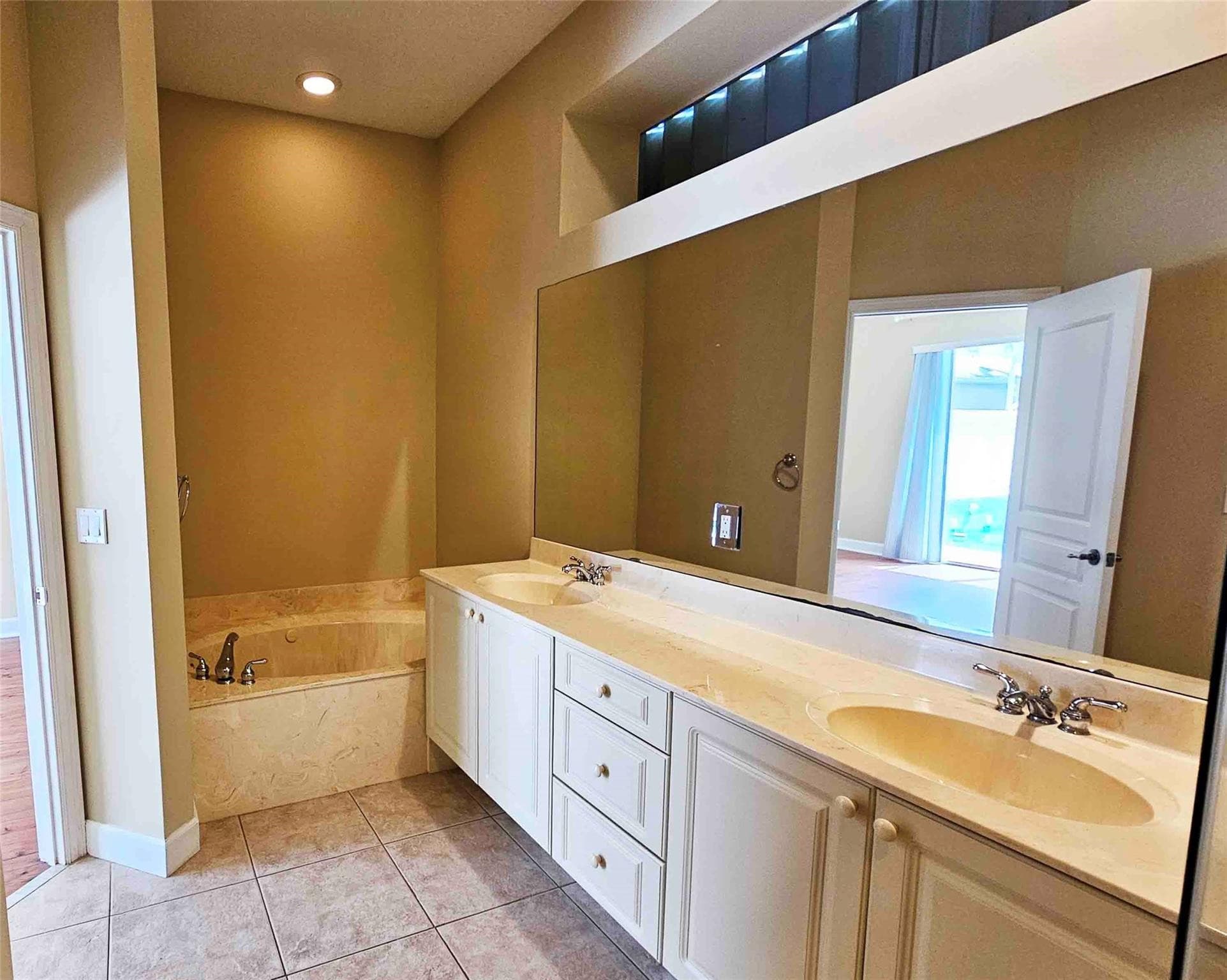 532 NE Canoe Park Circle, Port St. Lucie, FL 34983 — photo 10 of 18