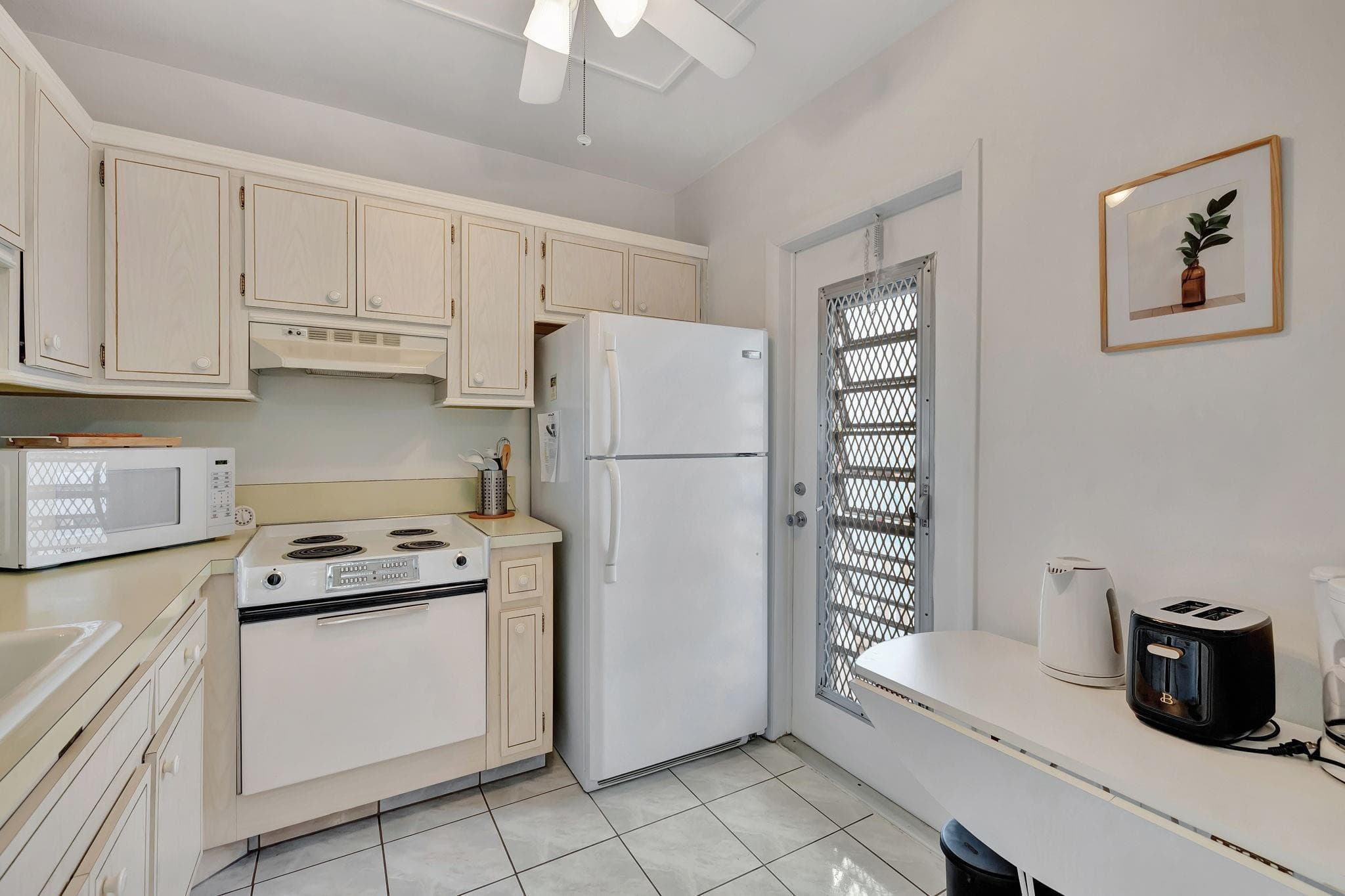 4431 NW 16th Street 303, Fort Lauderdale, FL 33313 — photo 24 of 44