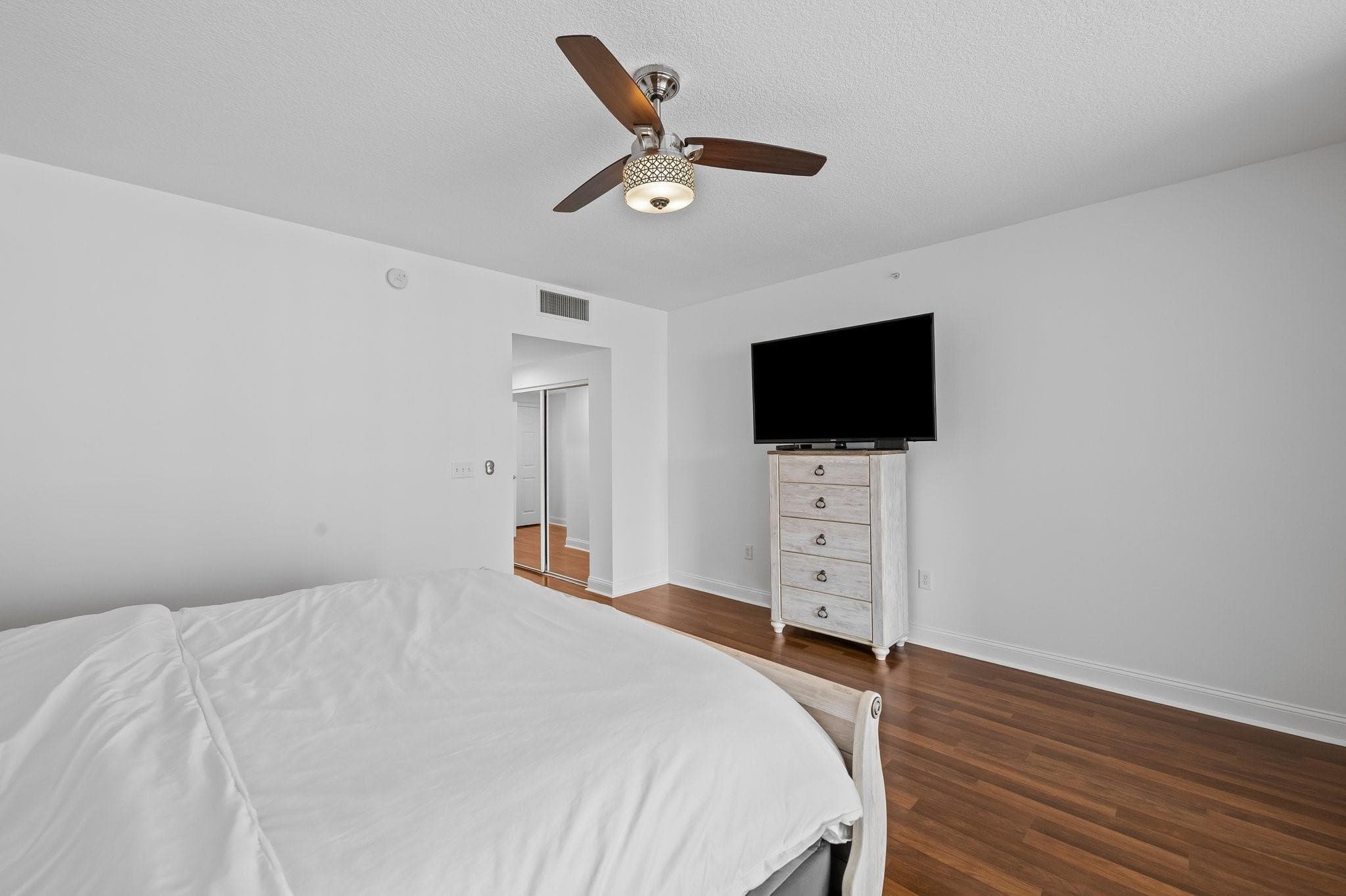 Condominium in Fort Lauderdale — photo 9 of 38