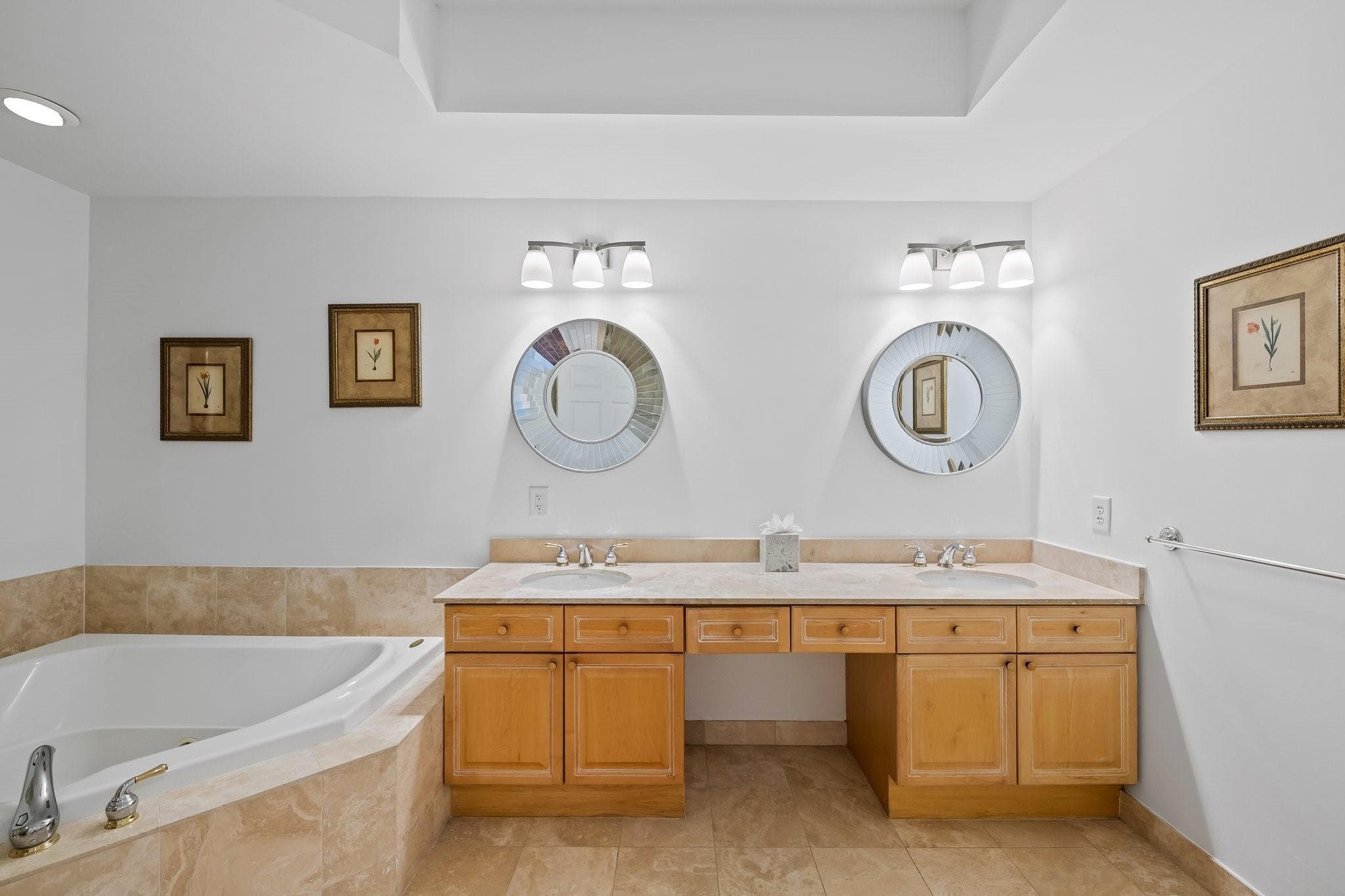 Condominium in Fort Lauderdale — photo 10 of 38