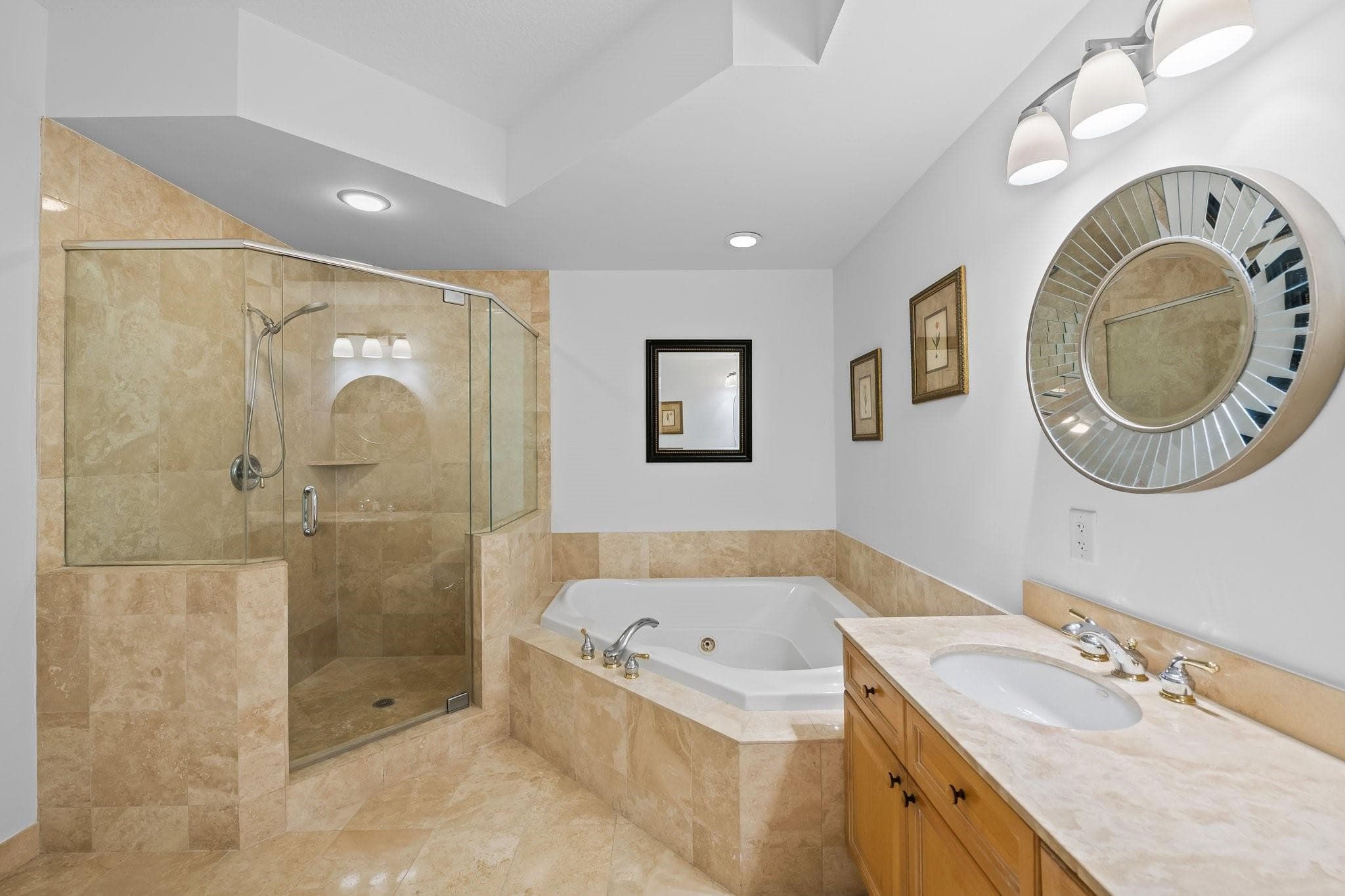 Condominium in Fort Lauderdale — photo 11 of 38