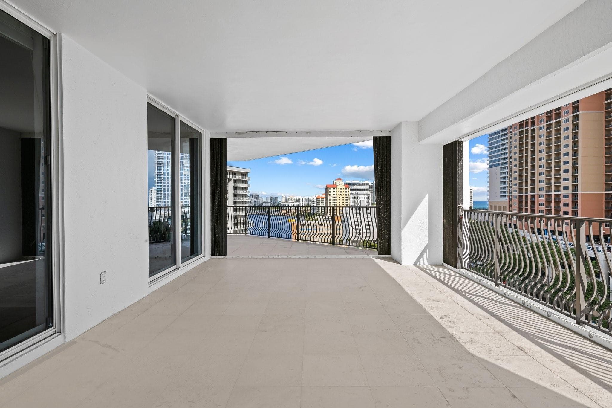 Condominium in Fort Lauderdale — photo 12 of 38
