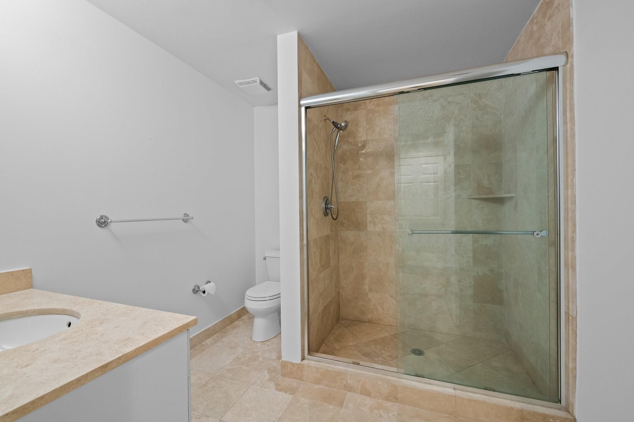 Condominium in Fort Lauderdale — photo 20 of 38